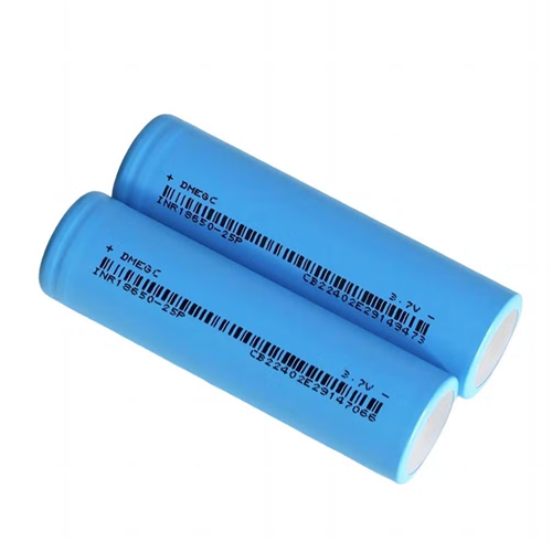 BATERIA RECARGABLE 18650 2500MAH DMEGC , 10C 30A ROOFER (G)